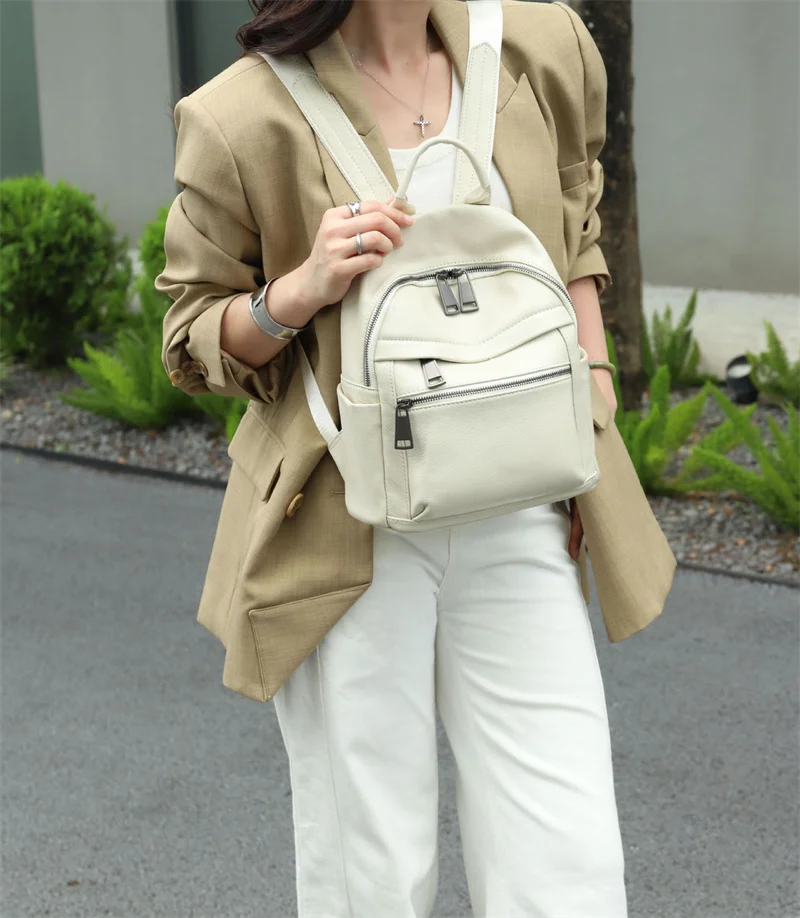 Weicher täglicher Damen-Rucksack aus echtem Leder, groß, geräumig, modisch, Rucksack aus Rindsleder, für Reisen, Business, College-Umhängetasche – Detail 6