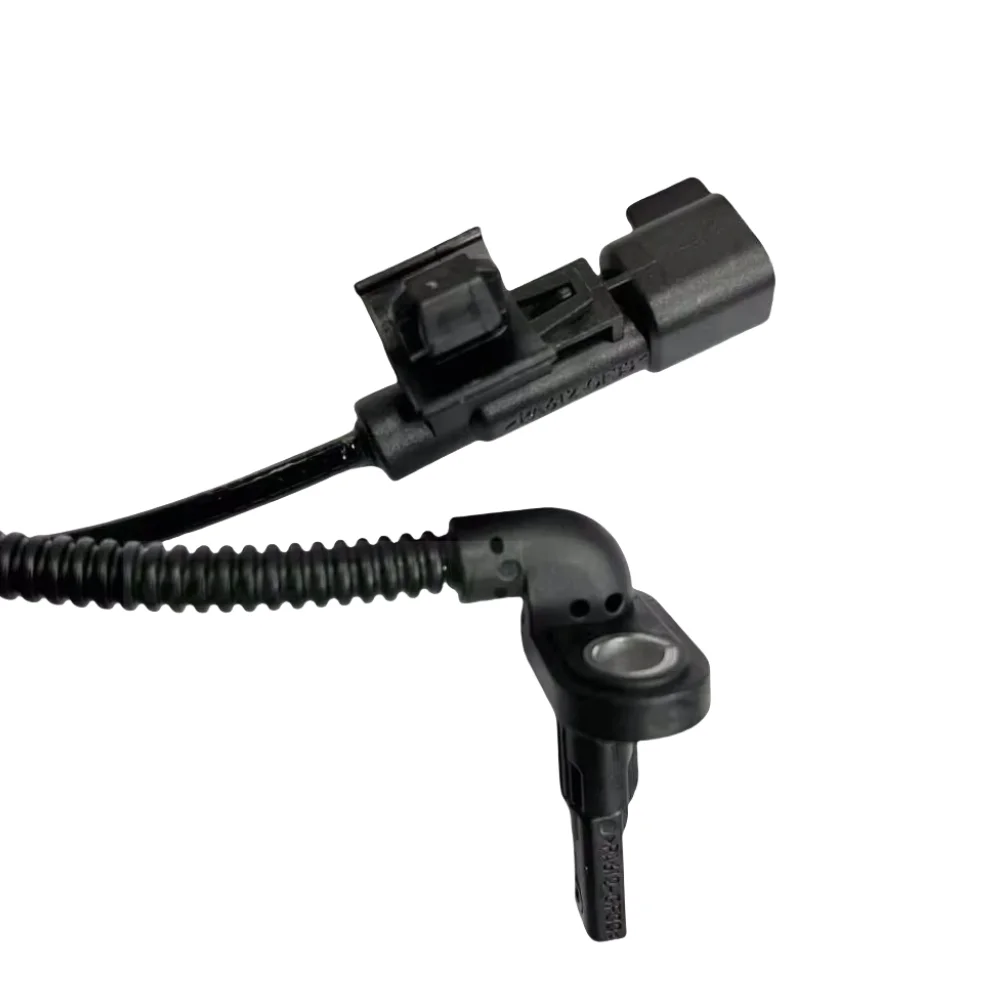 Men bir yigitning qolini tortib oldim