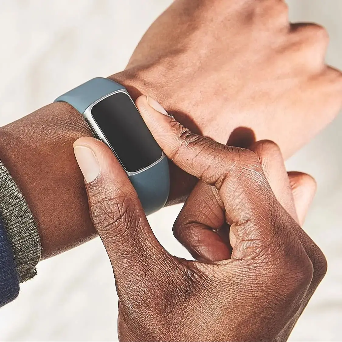 Fitbit Charge 5 Advanced Health & Fitness Tracker with Built-in GPS Stress Management Tools 24/7 Heart Rate Sleep Health Tracker 4