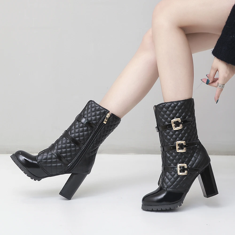 

【ENMAYER】Three-Dimensional Lattice Stitching Patent Leather Women Mid-Calf Boots Three-Row Metal Belt Side Zip Ultra-High Thick