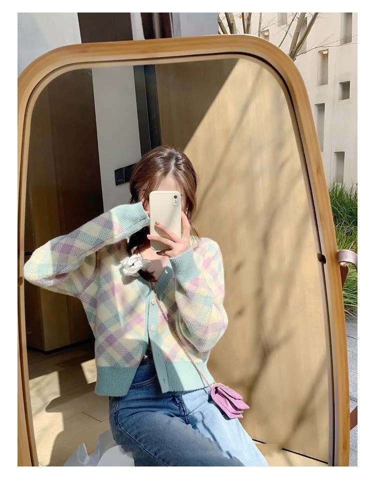 

2022 Women's Sweater Spring and Autumn Rainbow Color Diamond Knitted Short Color Matching Casual Thin Sweater Cardigan