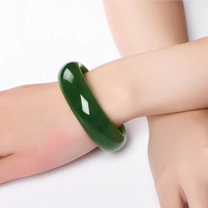 Рисунок 2 - Китайский натуральный зеленый нефритовый браслет