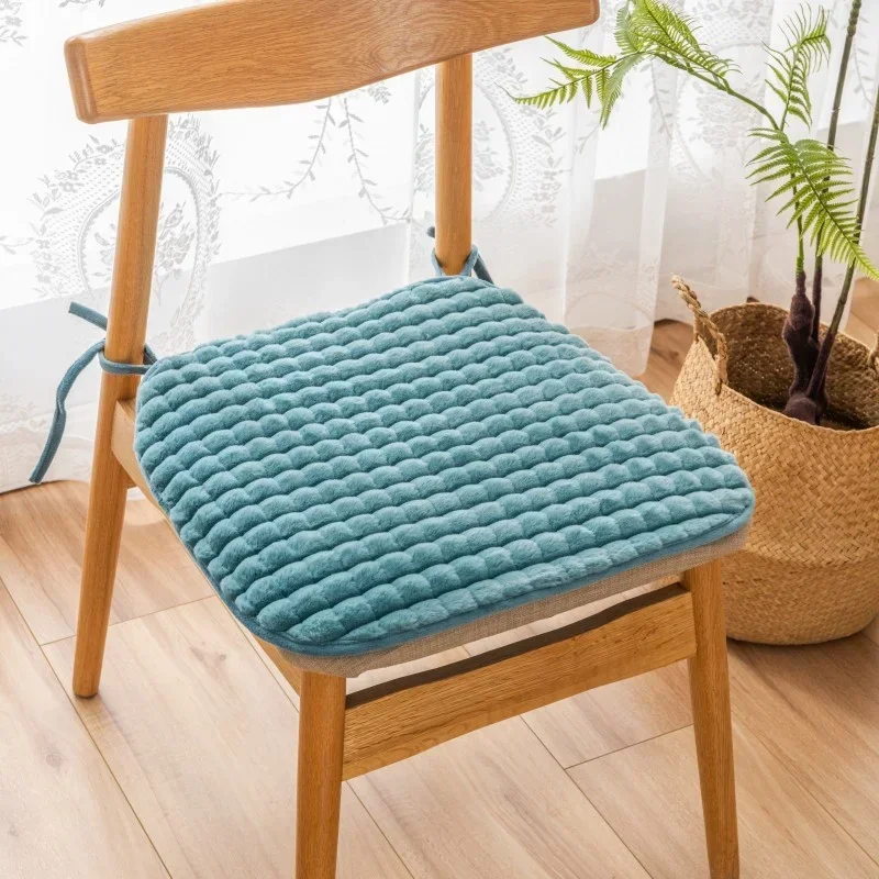 https://ae01.alicdn.com/kf/S508e9747de814a53bb8eeb634e30aaac0/Winter-thicker-Square-Chair-Cushion-Seat-Pad-With-Tie-Cotton-Seat-Cushion-Filling-Dining-Chair-Cushion.jpg