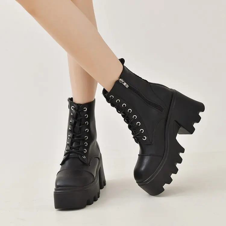 Women's Gothic Platform Boots With Chain And Rivet Decoration_voghion.com