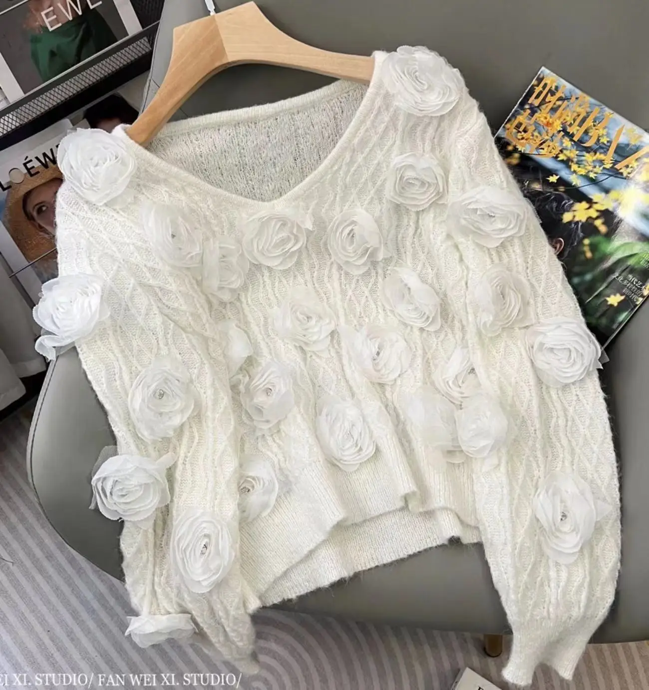 

New Style Loose Casual Exquisite Rhinestone Three-Dimensional Flower V-neck Knitted Pullover Sweater Top For Women Autumn Winter