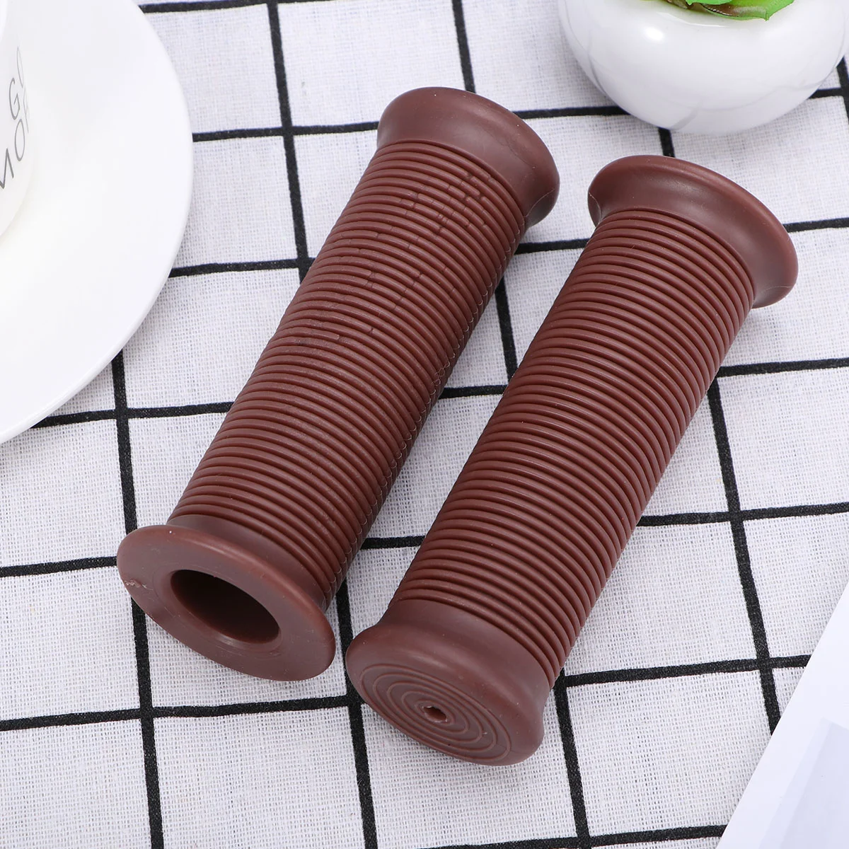 

Motorcycle TPU Vintage Handlebar Cover Universal Thread Bike Grips Non-Slip Bicycle Handlebar Grips White 25/28MM