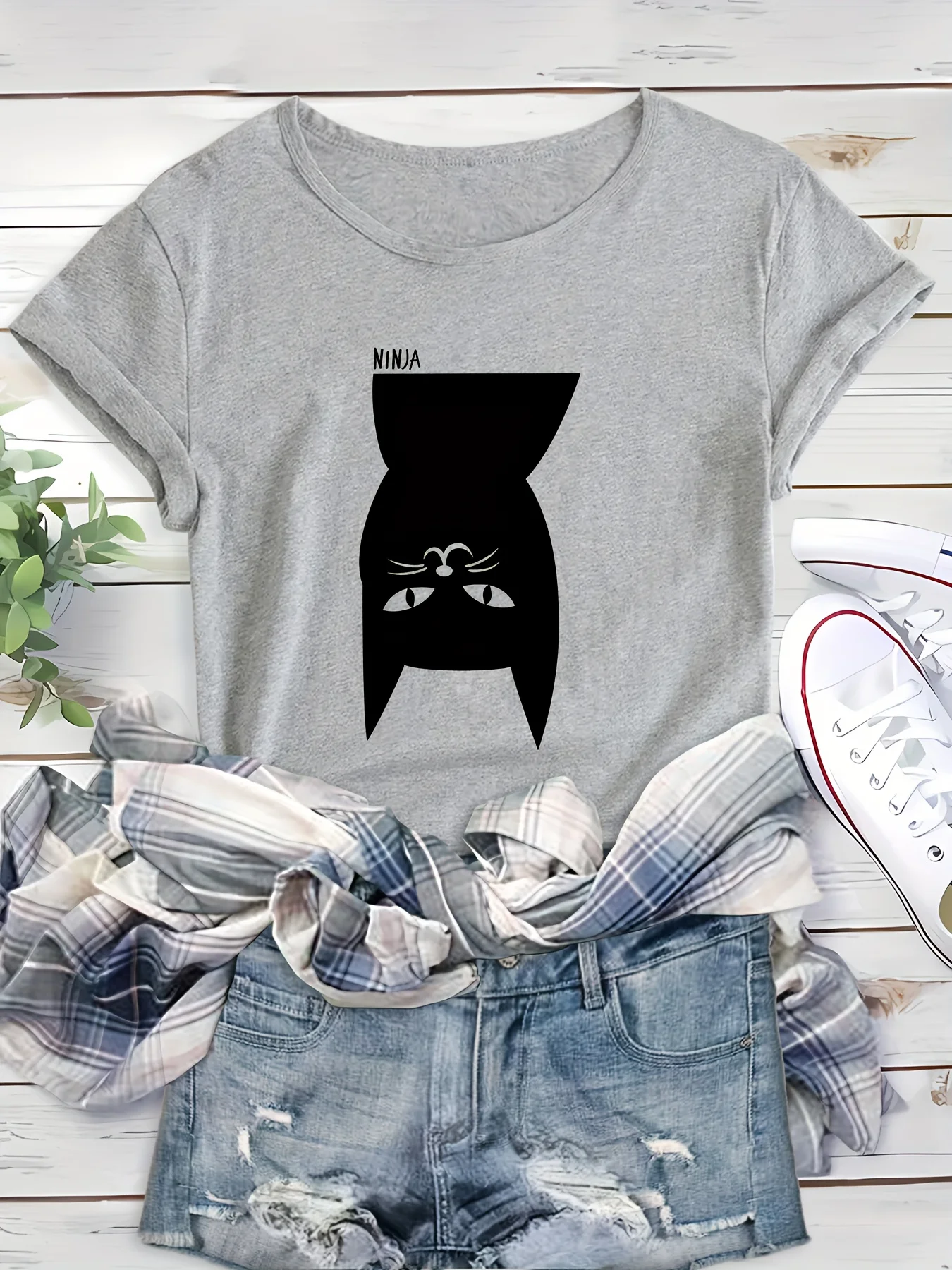 

Cat Graphic Sports Tee, Round Neck Short Sleeves Running Casual T-shirt, Women's Activewear