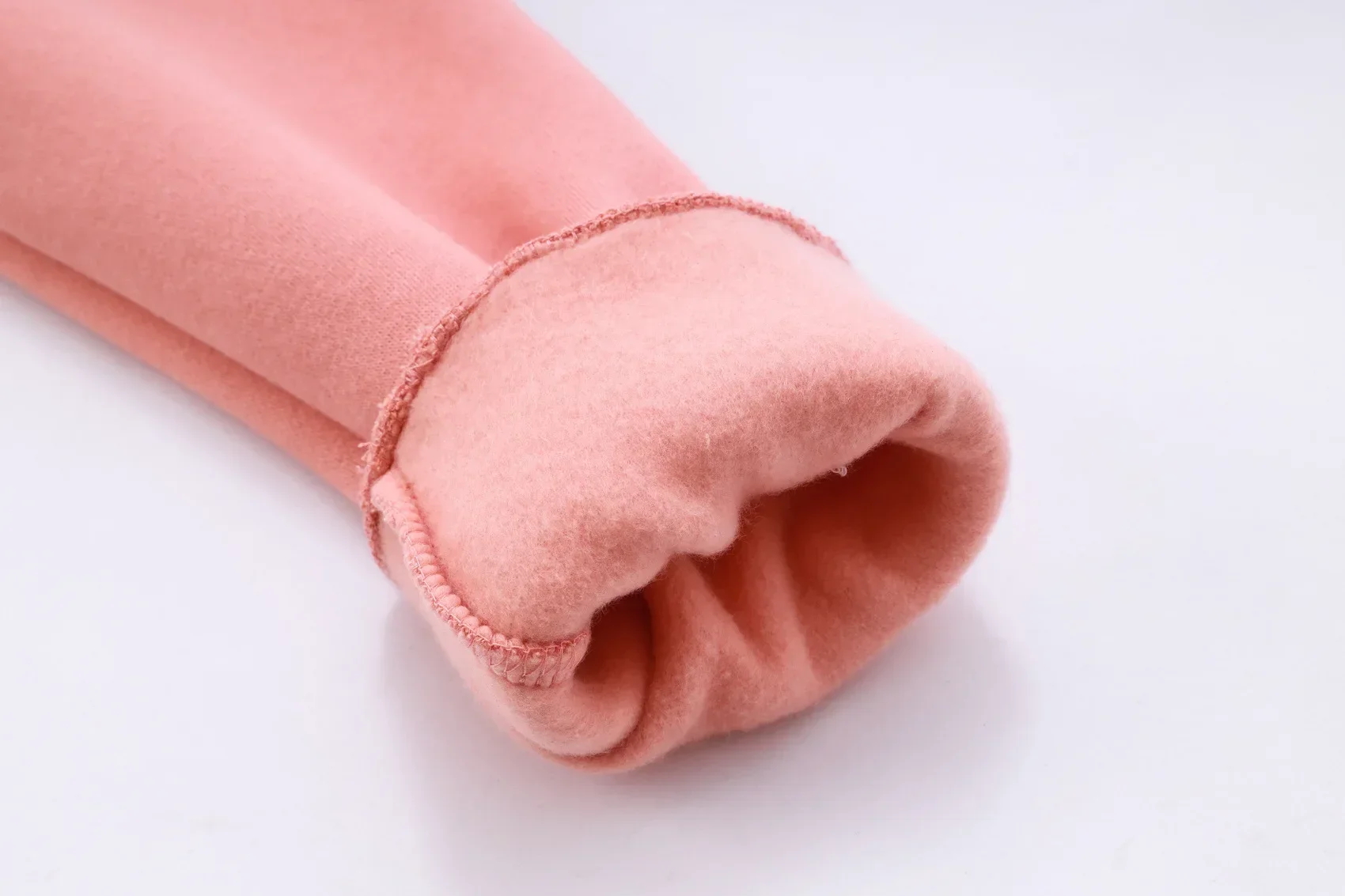 Рисунок 6 - Женская Короткая Толстовка с капюшоном на молнии