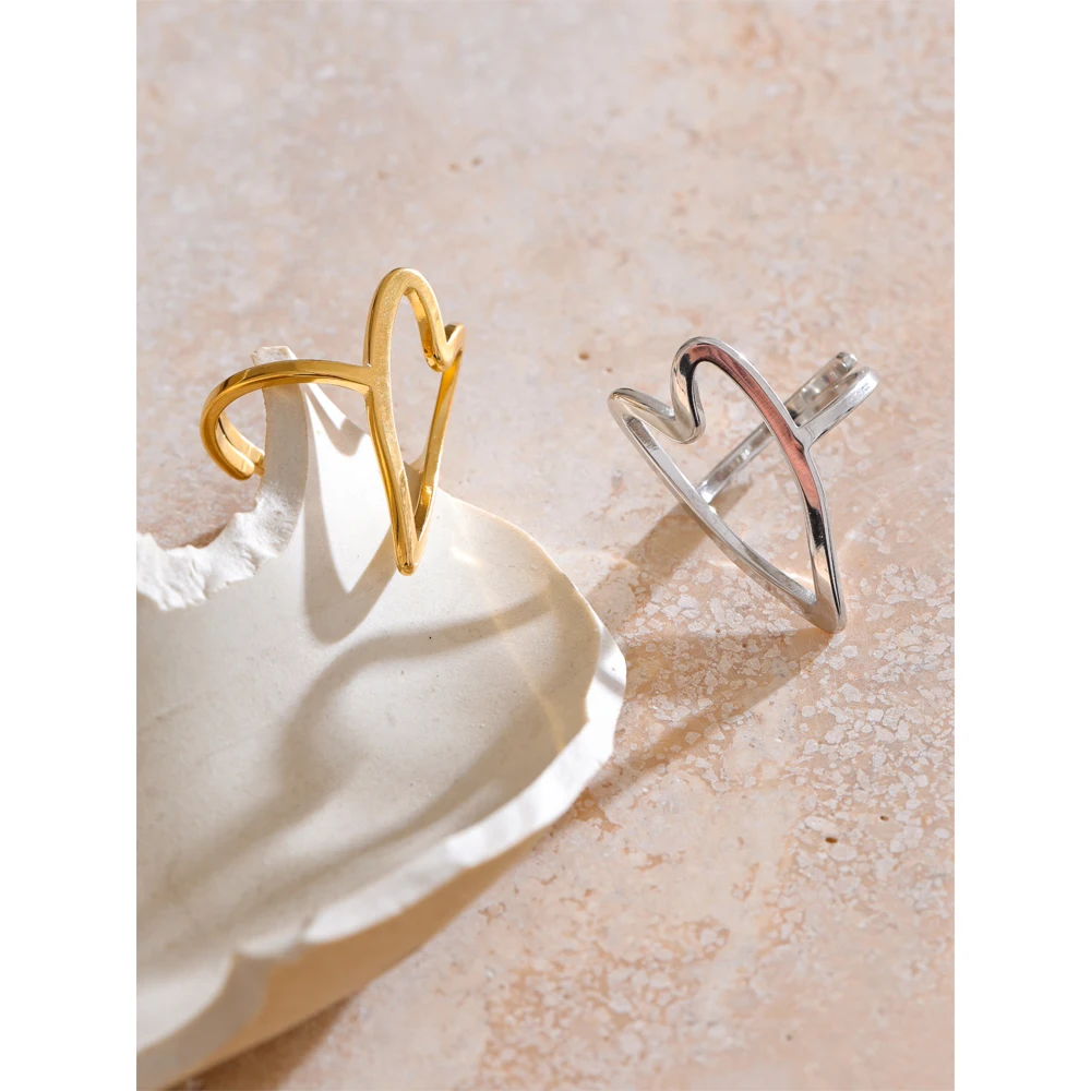 Yhpup Minimalist Hollow Heart Ring
