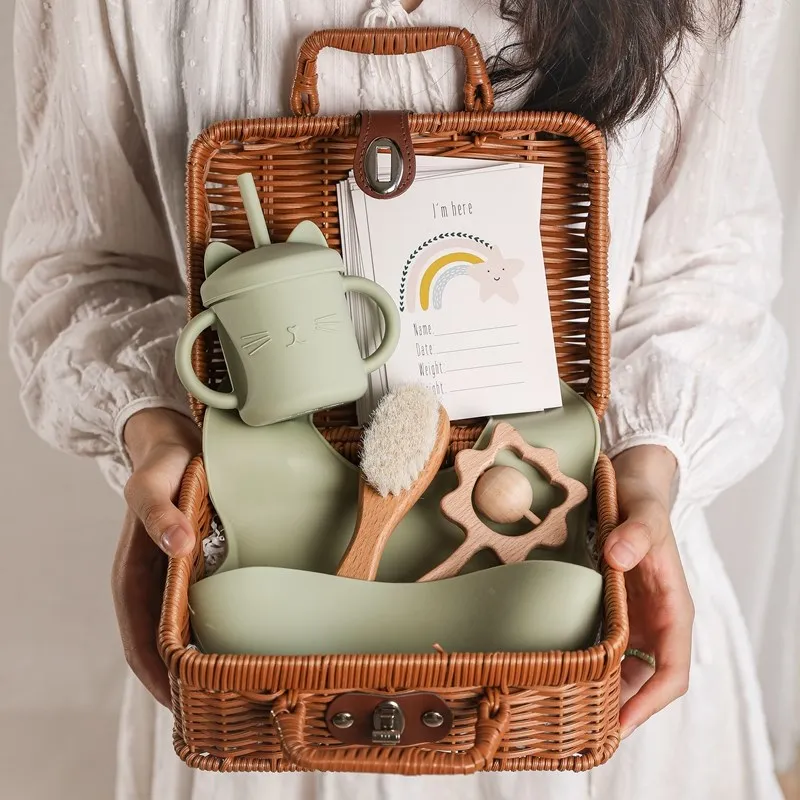 

7PCS/Set Baby Tableware Vintage Box Silicone Bib Cat Cup Silicone Bowl Spoon Baby Rattle Non-Slip Crockery BPA Free Baby Product