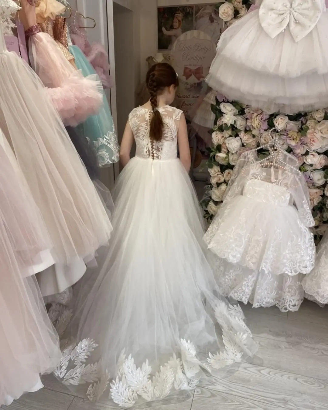 FATAPAESE 2022 Communion Party Flower Girl Dresses White A- line Gown Long Maxi Tutu Sleeveless Leafs Floral Appqulies Princess