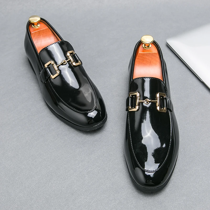 Paris I - Black patent leather loafers with gold horsebit, men's shoes – di  Virgilio Shoes