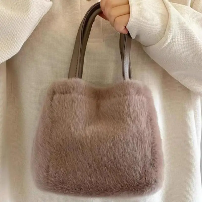 

Autumn and Winter Style Plush Handbag Korean Simple and Fashionable Bucket Bag Soft Fabric Single Shoulder Bag Crossbody Bag