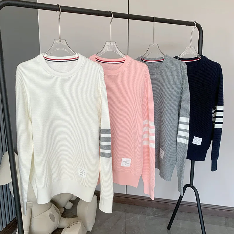

Высококачественная корейская мода осень 2023 Новинка TB четырехполосатая пишущая машинка вязаный цветной пуловер с круглым вырезом свитер