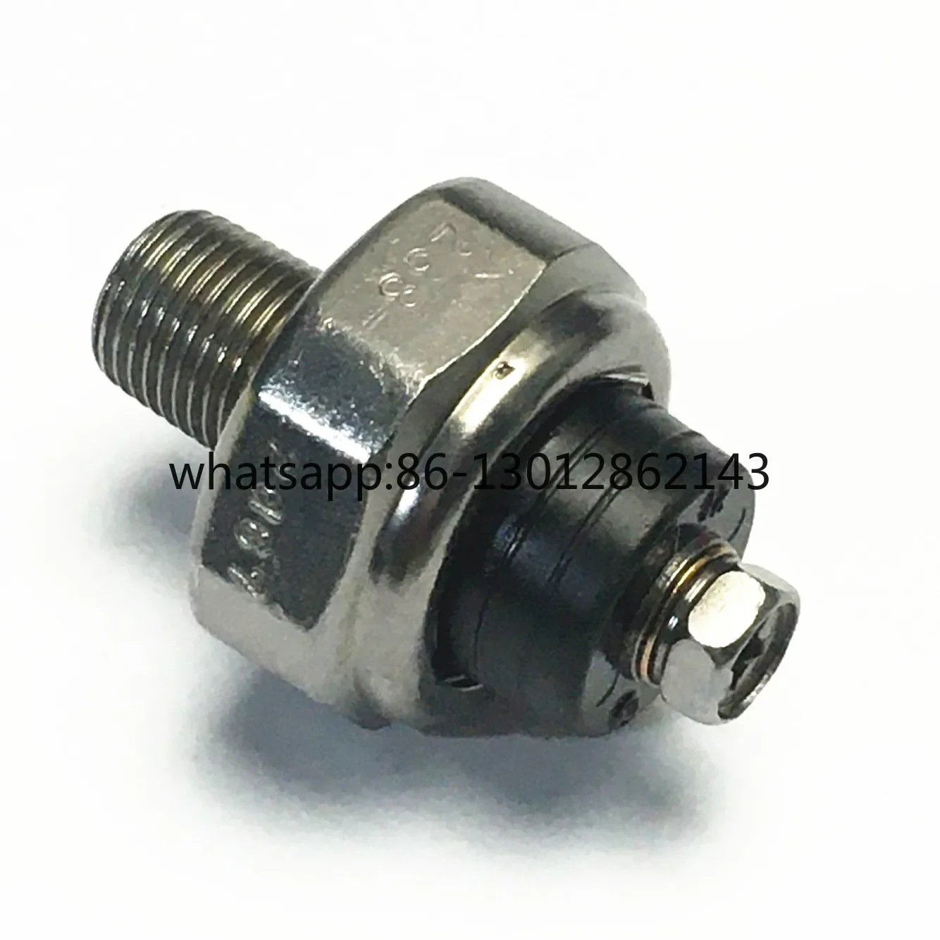 15841-39010 자동차 엔진 오일 압력 스위치 센서