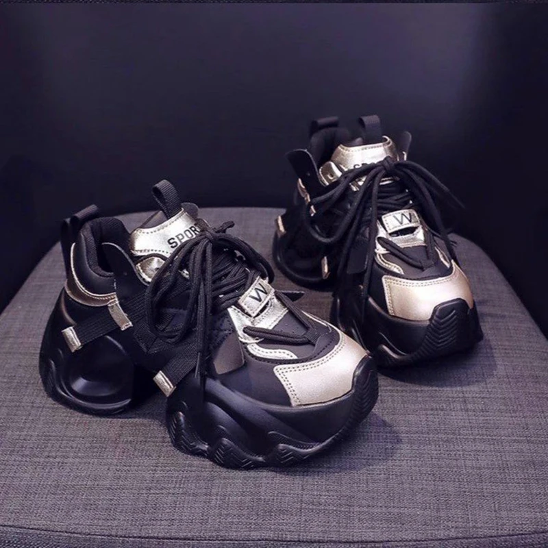 Thick soled women's new autumn versatile casual shoes with increased visibility and small sports shoes wholesale