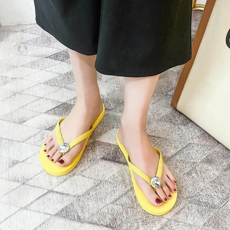 

2023 Summer new female clip foot beach cute sandals seaside fashion wear simple slippers DY4394