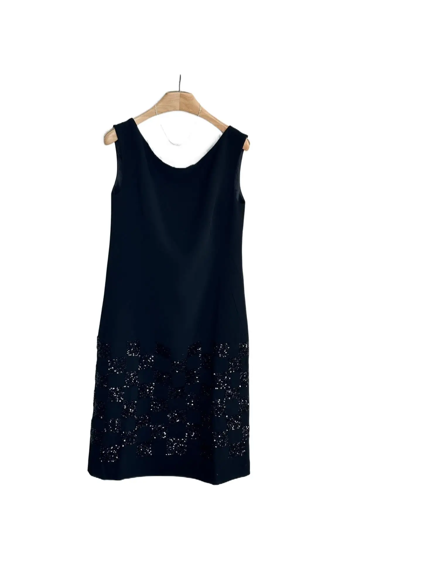

2023 Women's Clothing Sequins Classic black dress 0817