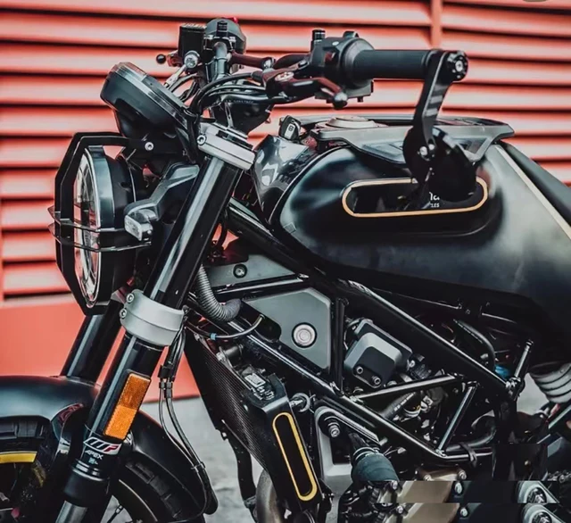 INXKED Grille Phare Couvercle De Protection De Calandre Protection Phare Moto Pour Pour Svartpilen 401 250 Pour Vitpilen 401 2018 2019 2020 2022 Couvercle Protection Phare (Color : Yellow