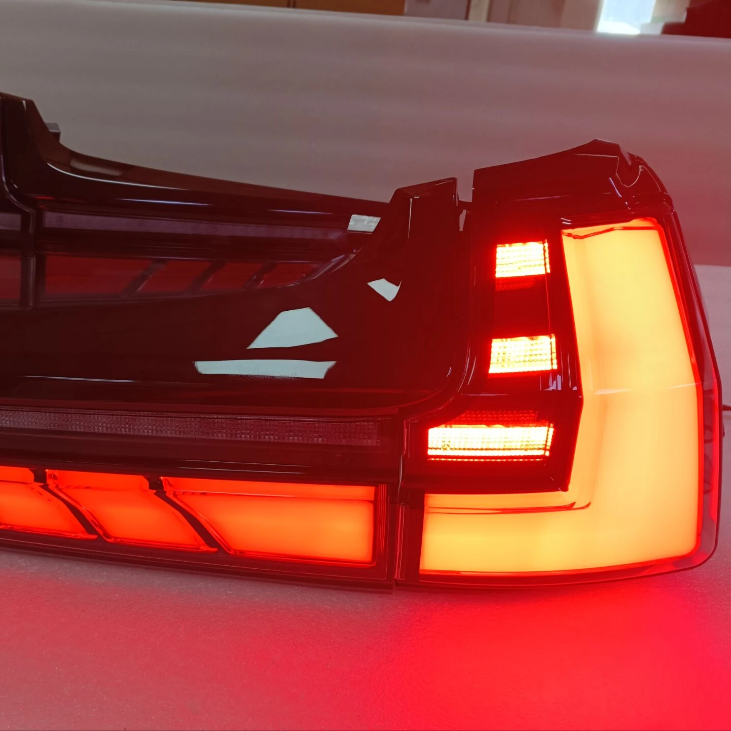 

For Lexus LX570 Tail Light Rear lamp black housing 2017-2019 year
