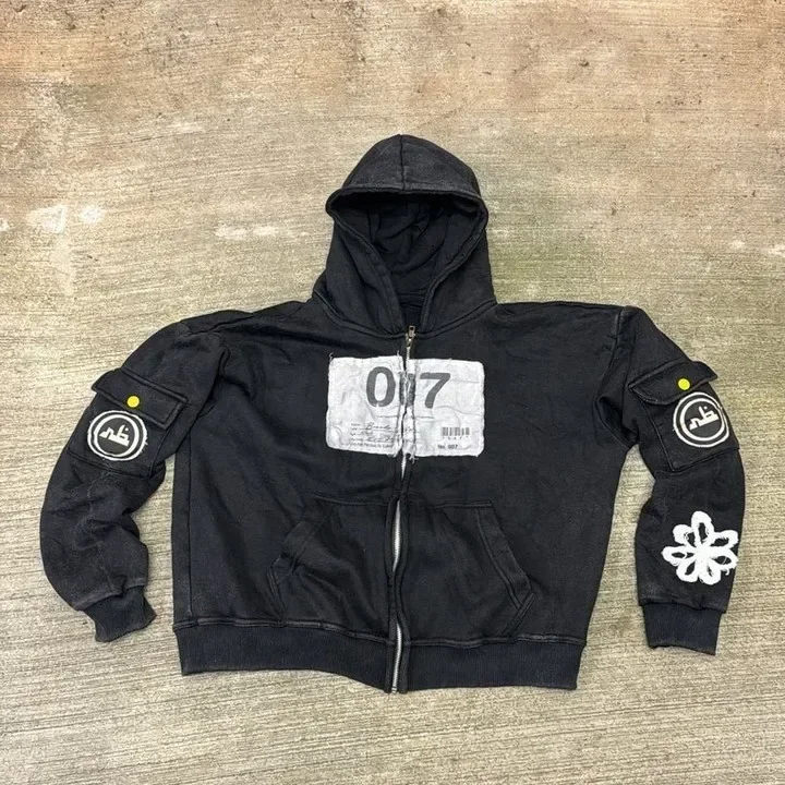 thumbnail image 1 of Sudadera con capucha estilo Harajuku para hombre y mujer, ropa americana, con parche de letras de gran tamaño y diamantes, estilo hip hop gótico, informal, Y2K, 1 of 4