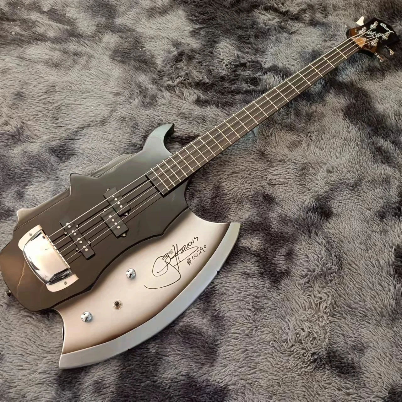 Cort Gene Simmons Bass vlr.eng.br
