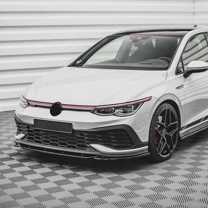 ゴルフ7GTI クラブスポーツ　フロントバンパー+おまけ ゴルフ7GTI クラブスポーツフロントバンパー+おまけ