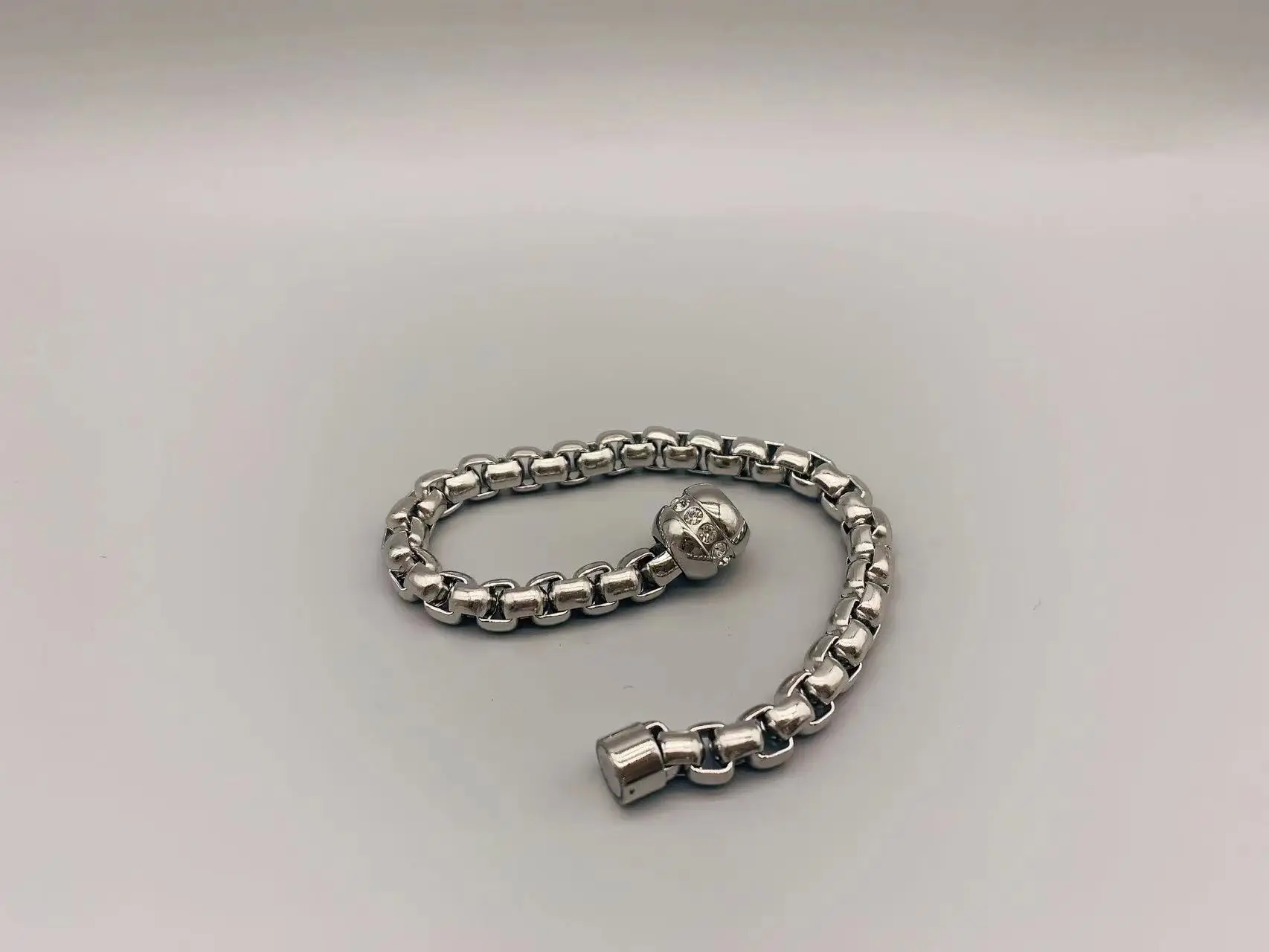 Le Han Jewelry Silver Box Chain Bracelet With Cubic Zirconia Magnet Clasp 8MM