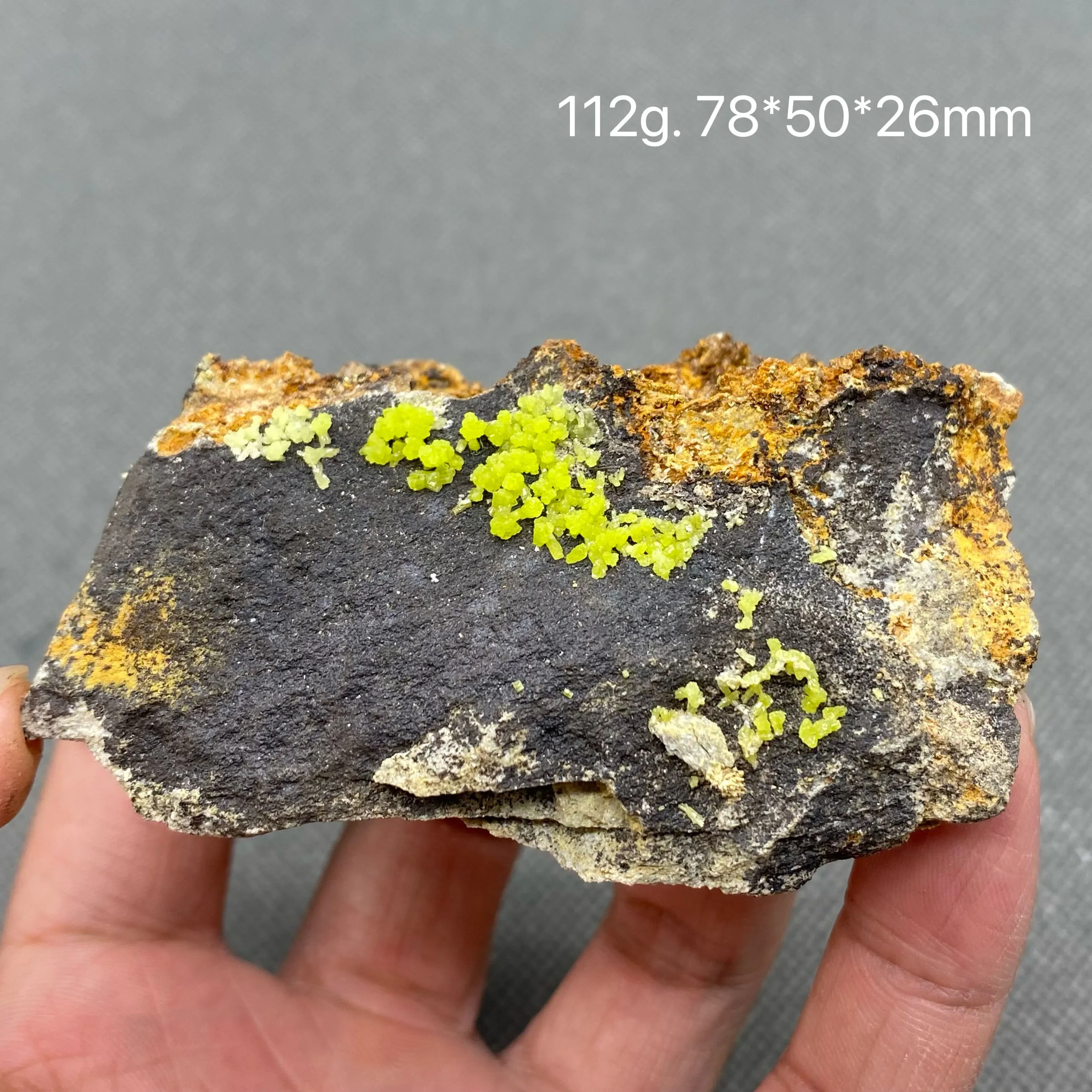 100% natural pyromorphite original stone mineral specimen cured crystal gem collection.