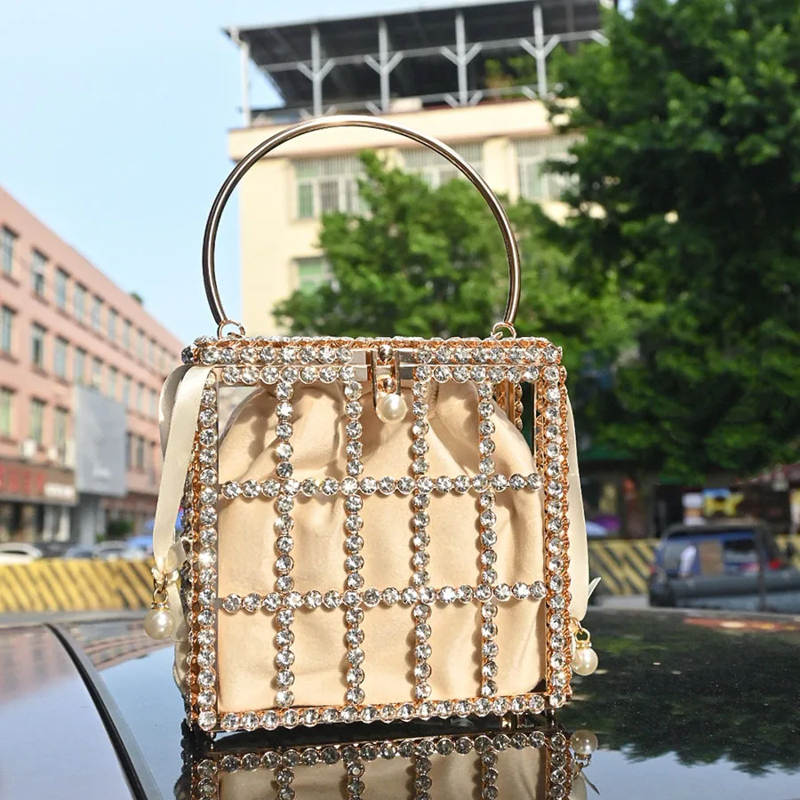 Handmade Rhinestone Evening Clutch Bag Purse pearl Handbag Luxury Designer Shoulder Bag Shiny Crystal Clutch Purse Bucket Bag