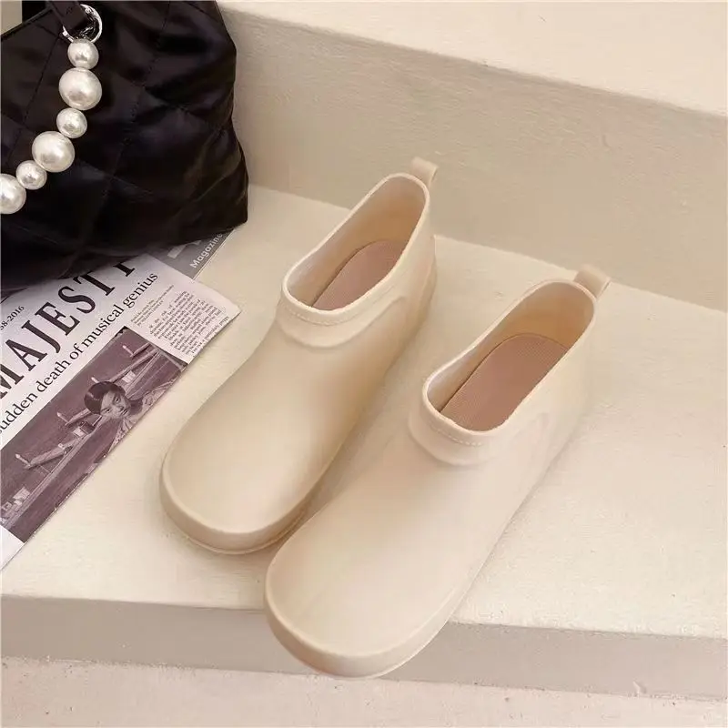 Women's Four Seasons Short Tube Rain Shoes Soft Bottom Non Slip Waterproof Fashionable Hemmed Rain Shoes Kitchen Work Shoes