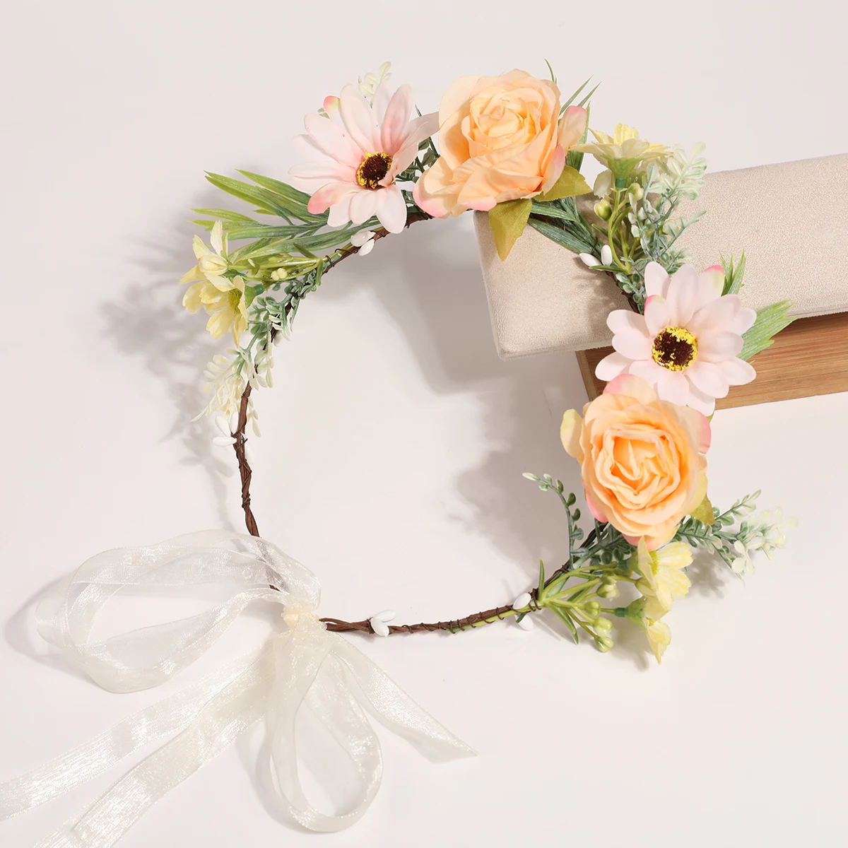 Einfaches und Modisches Ätherisches Künstliches Blumen-Haarband mit Frischen Gänseblümchen und Rosen Foto Hochzeit Urlaub Feenblume W – Detail 14