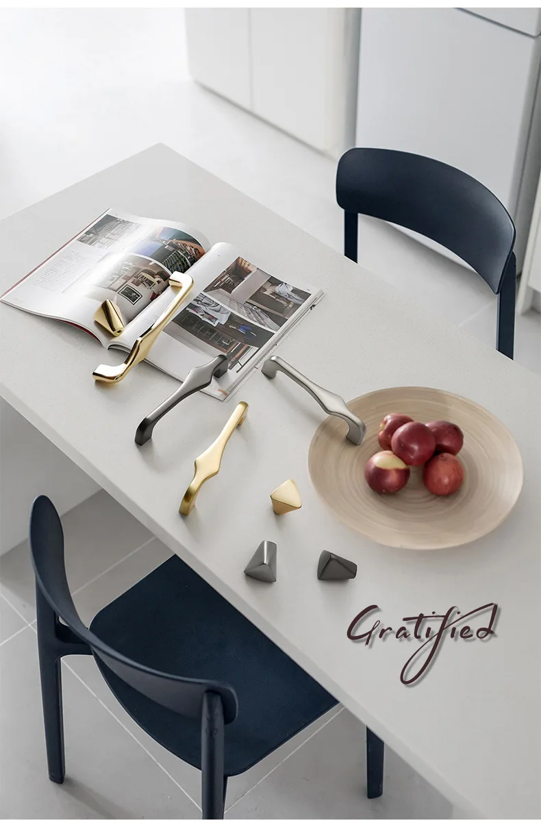 Description Picture 5 of itemAOBT Black Golden Bedroom Cupboard Handle Kitchen Cabinet Storage Wardrobe Door Knob Dressers Furniture Drawer Pulls Bar Handle