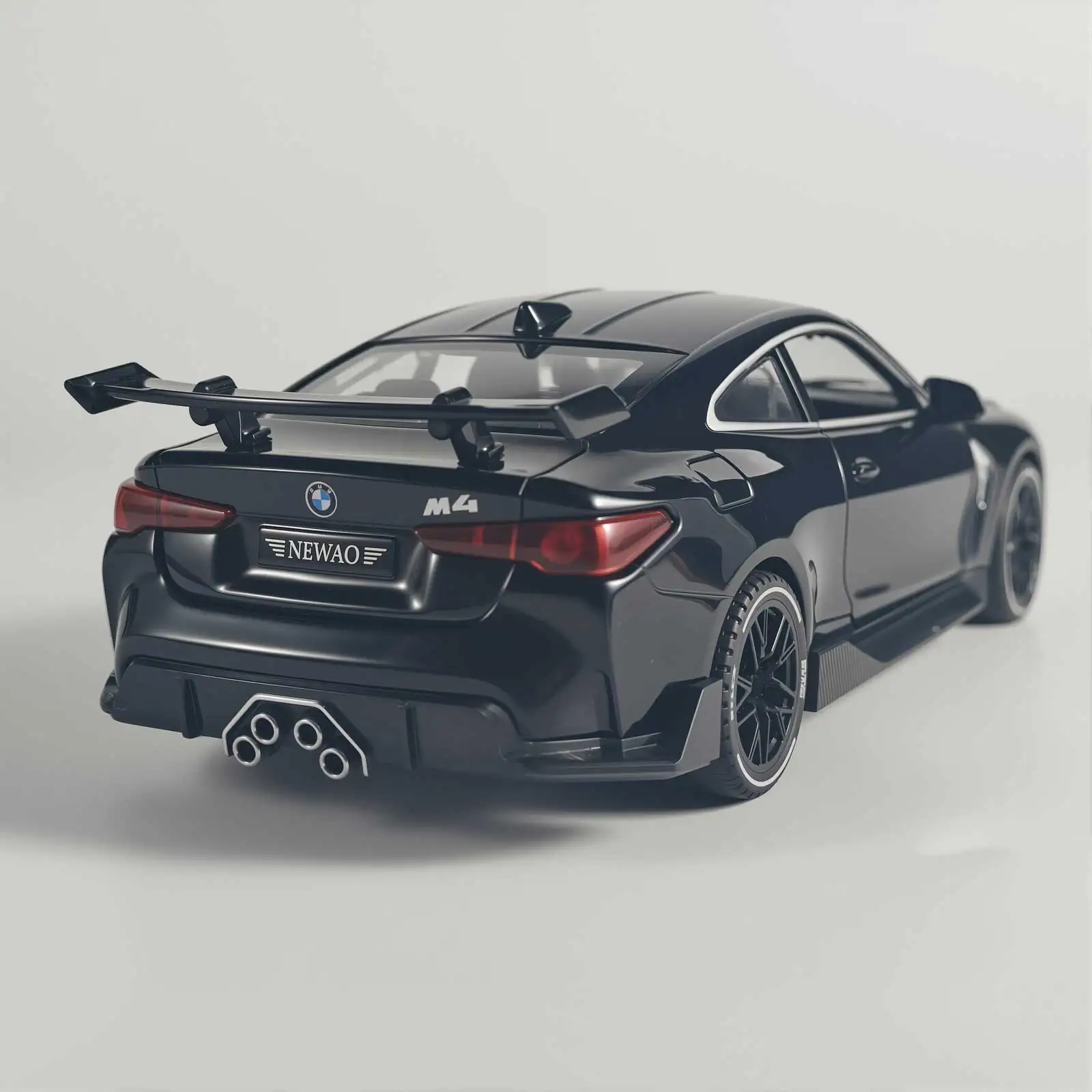1/32 BMW M4 쿠페 스포츠카 합금 다이캐스팅 모델 컬렉션 미니어처 데스크탑 장식품 미니자동차 미니 GT 휴일 선물 남자아이