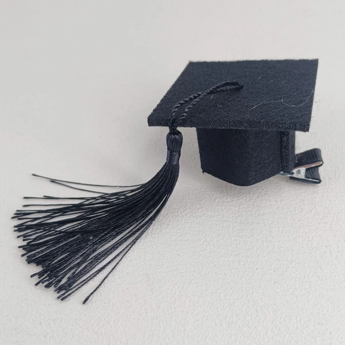 Graduation Tassel Hat Mini Doctoral Cap Clip Graduation Hat Party Stereoscopic Headdress Hair Decoration 1pcs