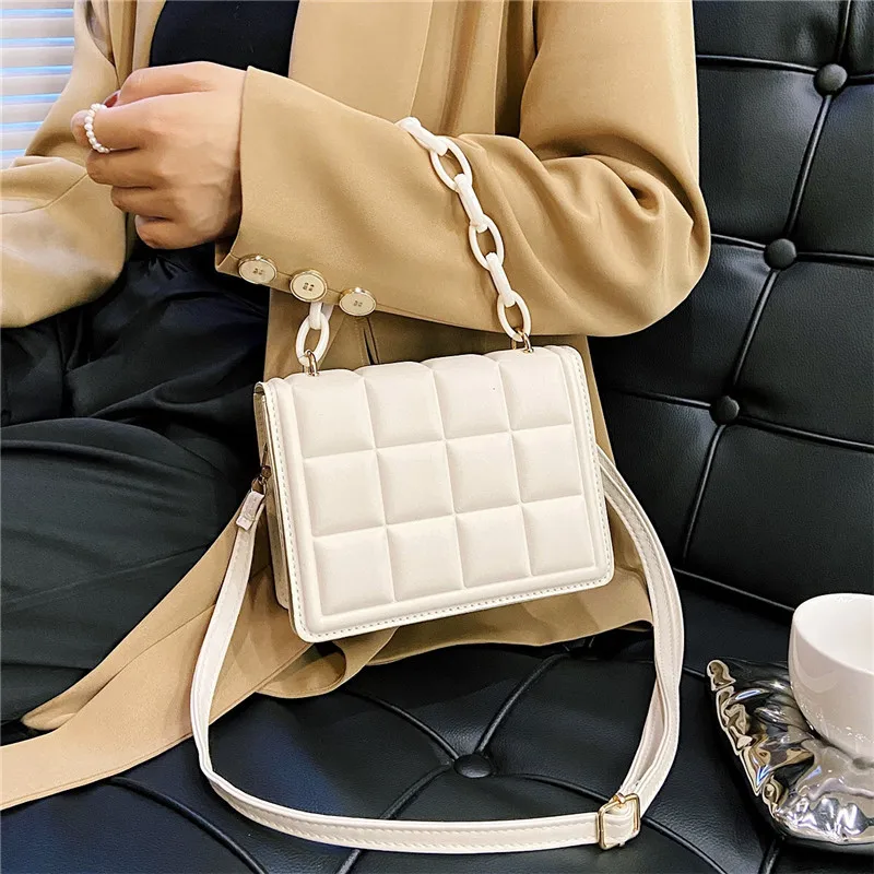 

2024 New Fashion Chain Rhombus Shoulder Bag Thread Chain Decoration Simple Crossbody Portable Small Square Bags for Women