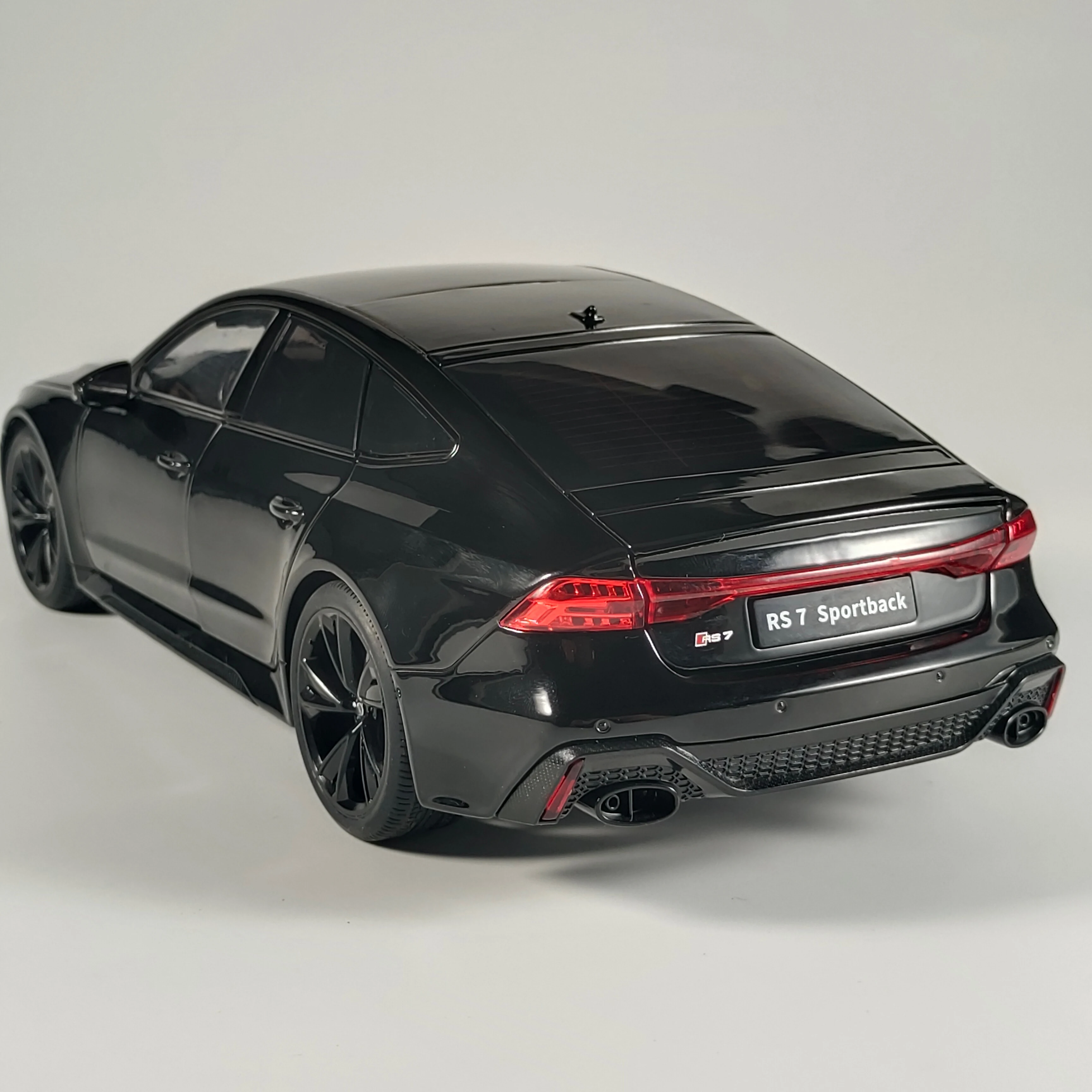 1:18 AUDI RS7 Sportback Black Warrior Supercar Diecast Alloy Model Car Remote Control Sound & Light Collect Hobby Ornament Gifts