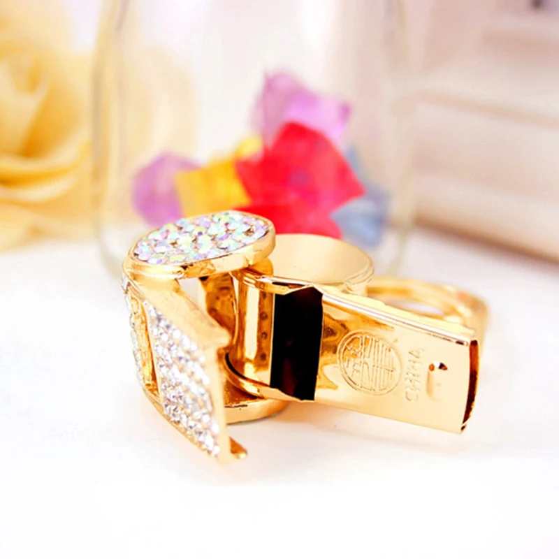 Fine diamond Ref Whistle Keychain Bag Hanging Accessory Whistle pendant rhinestone keychain