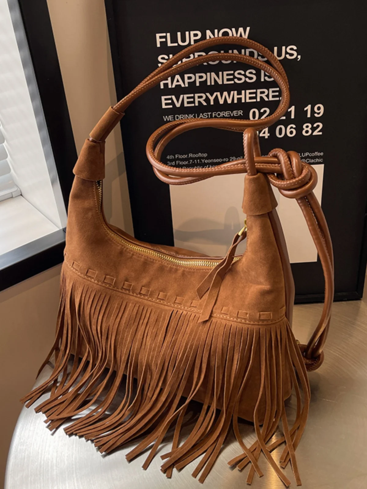 

Осенне-зимние нишевые дизайнерские ретро сумки, новинка 2023, женские сумки, популярные сумки через плечо, сумки через плечо с кисточками