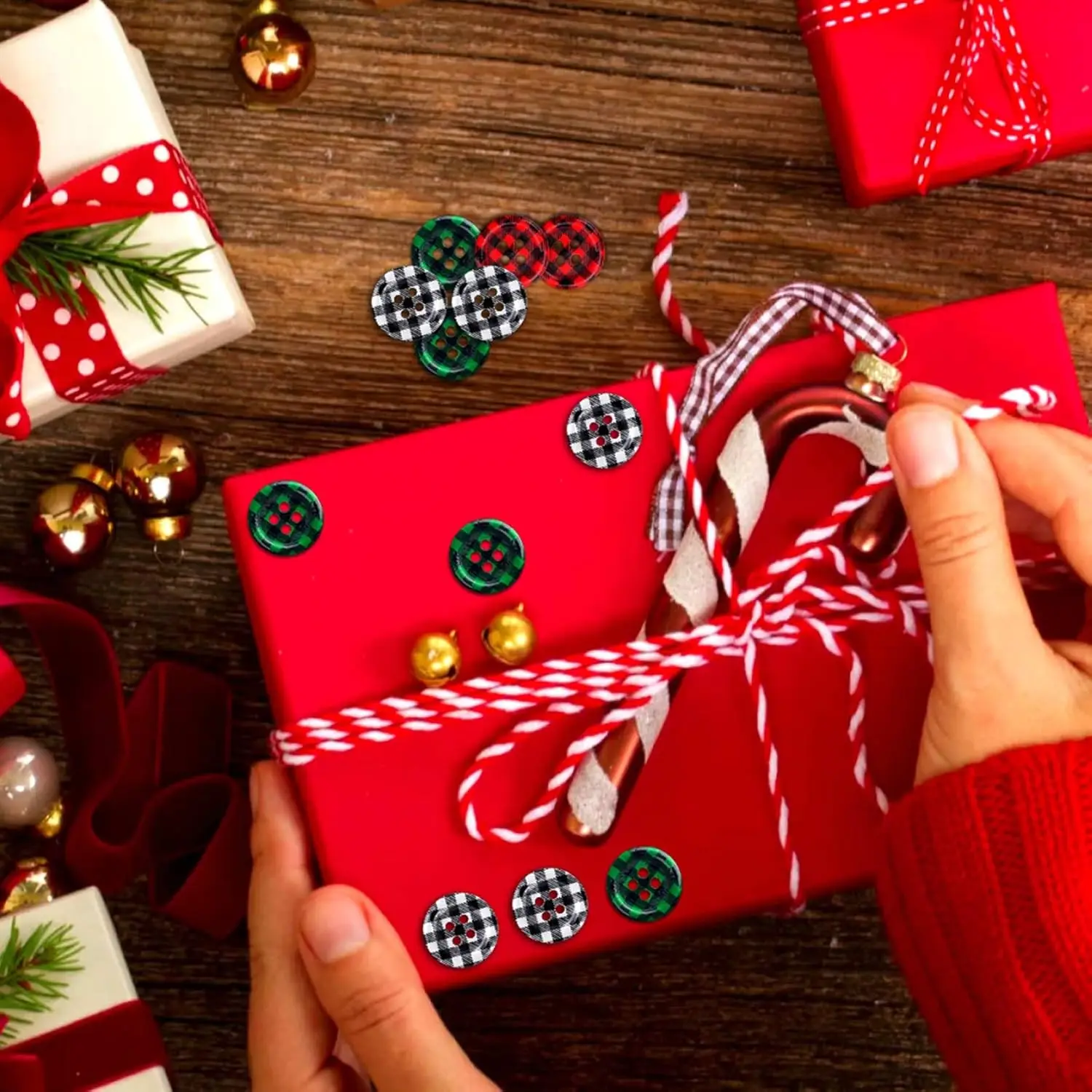 30Pcs Christmas Buffalo Check Wooden Buttons, 4-Hole, 20mm/0.79inch, Perfect for Christmas Sock Decor, DIY Crafts