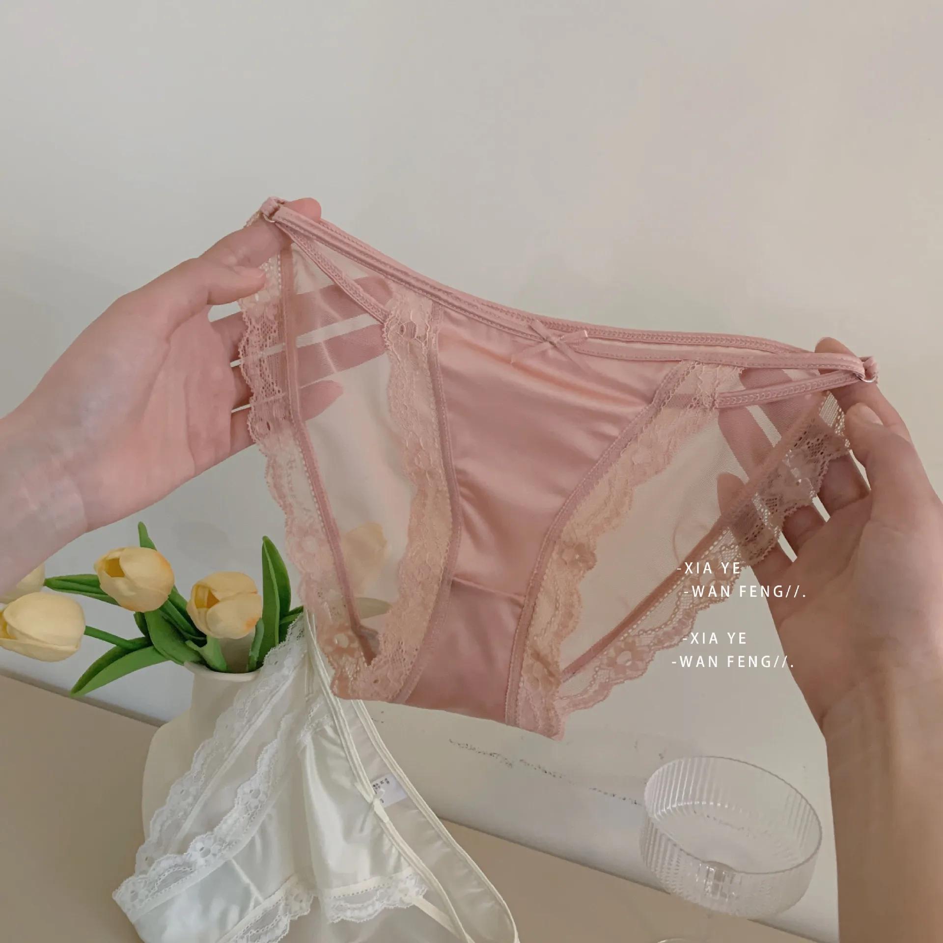 

Women's Sexy Lace Panties Seamless Cotton Breathable Briefs Girls Briefs Soft Cozy Underpants Transparent Underpants