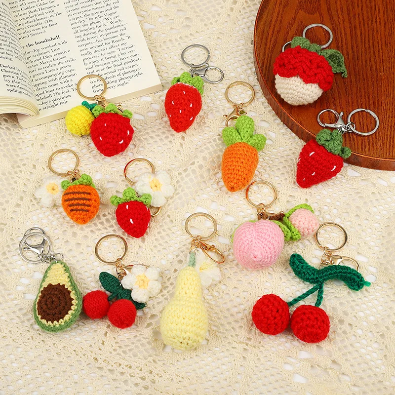 Cute Knitting Fruit Keychain Creative Knitted Strawberry Car Keys Keychain Wholesale Weaved Avocado Keyrings For Bag Accessories