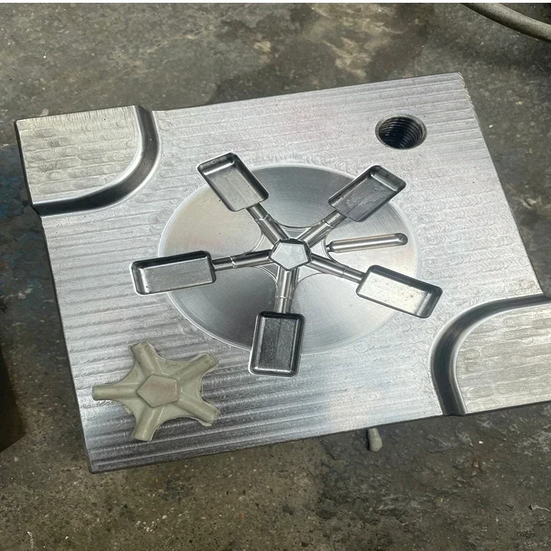 Personnalisation du support de moule de machine de moulage par injection verticale et horizontale