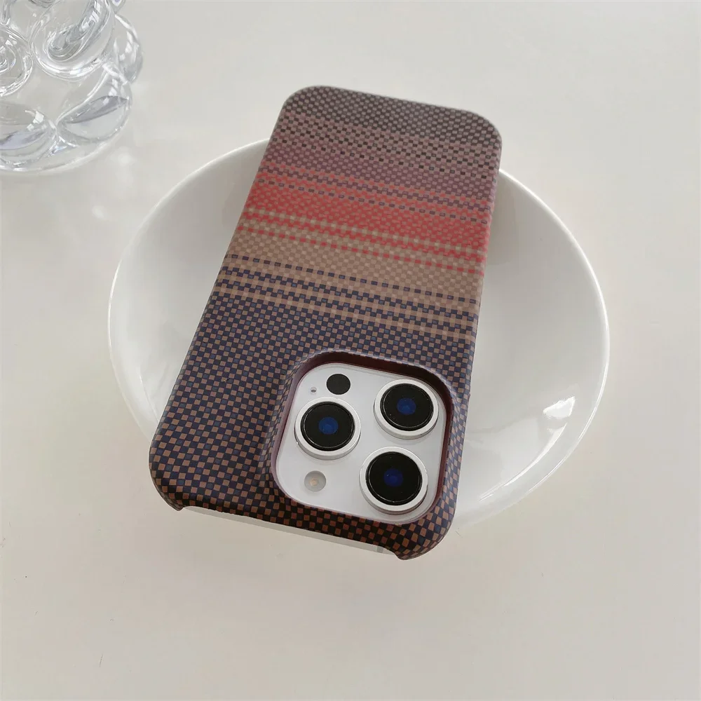 รูปสินค้า เคสโทรศัพท์ดีไซน์ล้ำ วัสดุเคฟลาร์ผสมหนังคาร์บอนไฟเบอร์