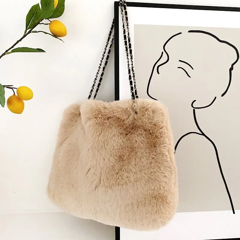 

2024 Fall and Winter New Fashion Plush Bag Large-capacity New Women's Bags Tide Versatile Chain Crossbody Bag