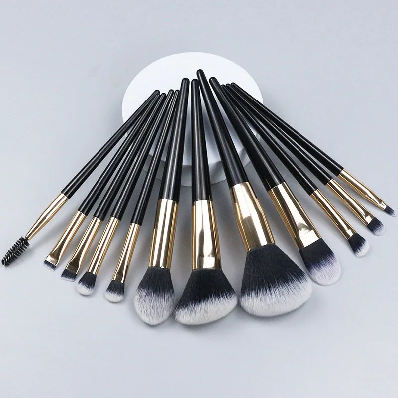 1pcs makeup brush beauty tool artificial fiber comfortable eyeshadow and foundation brush, facial and eye makeup tool 1