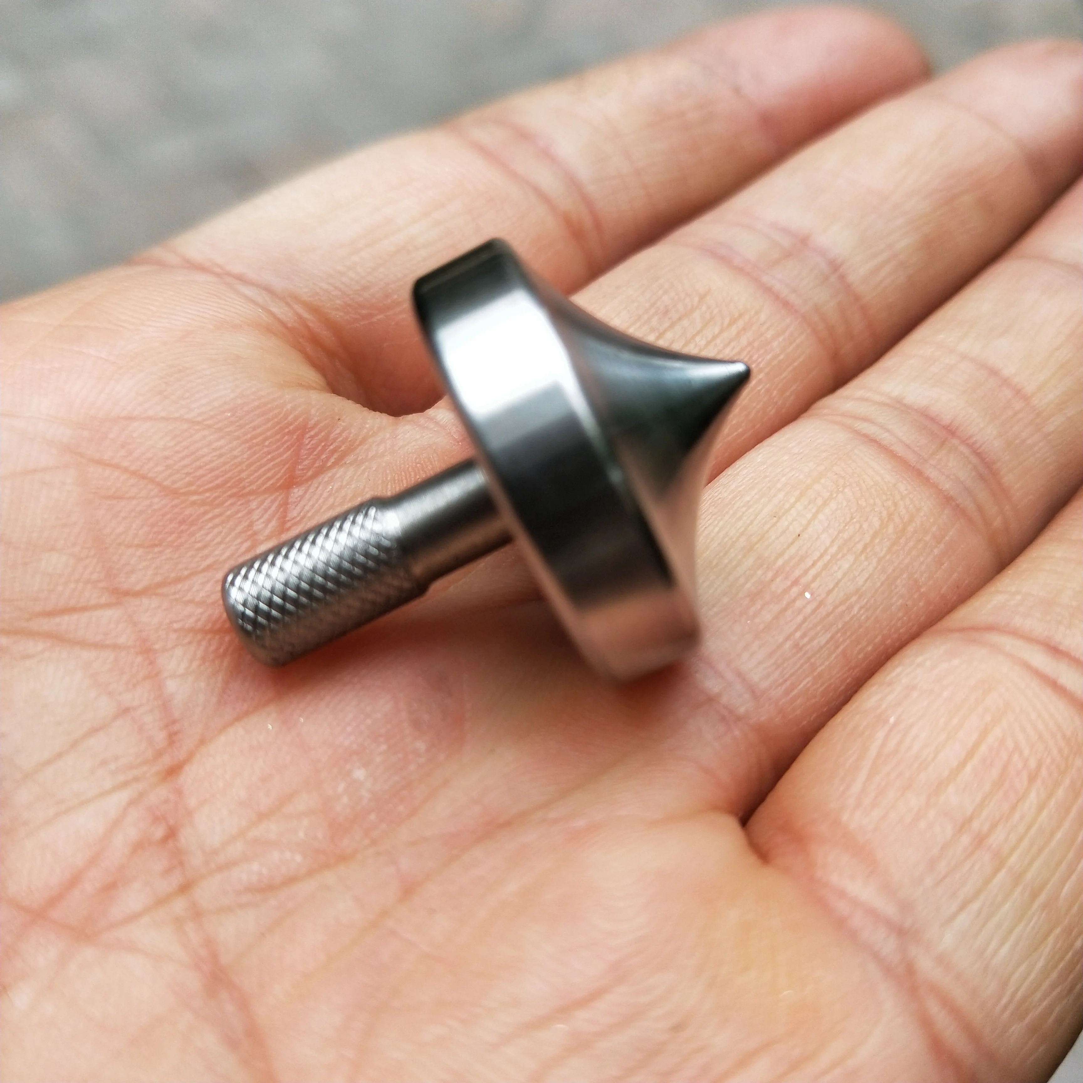 

New Stainless Steel Hand Twisting Spinning Top Gyro Gyroscope Spinner Toy Gift