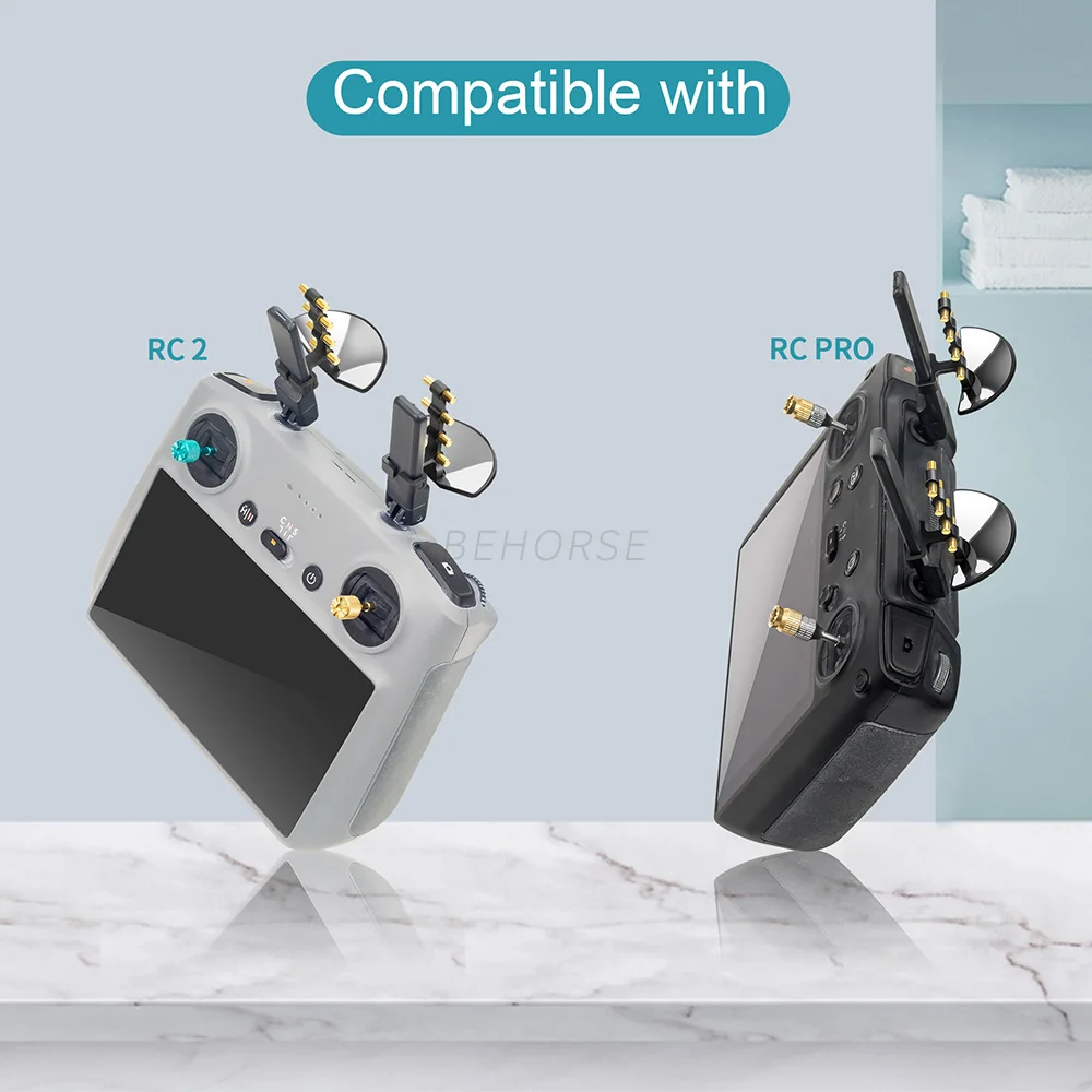 Amplificateur de signal d'antenne pour DJI RC 2/RC Pro installé, câbles reliés aux antennes de la télécommande.