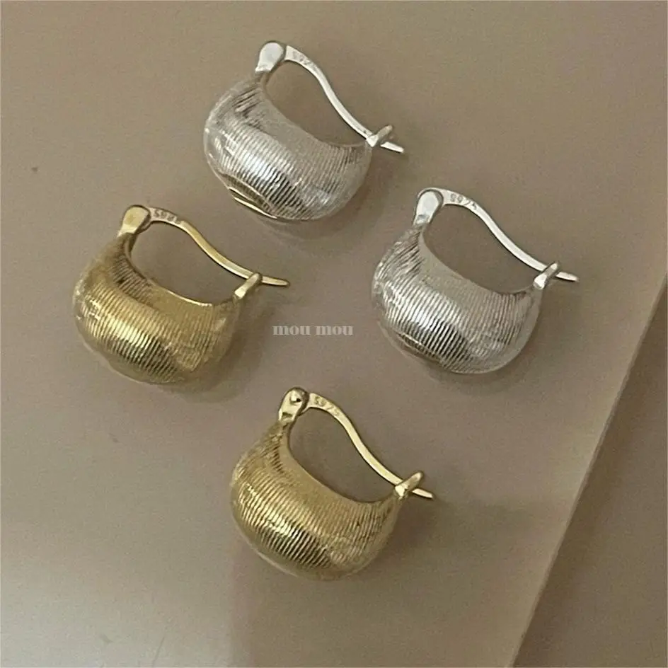 

Женские серьги-гвоздики из серебра 925 пробы