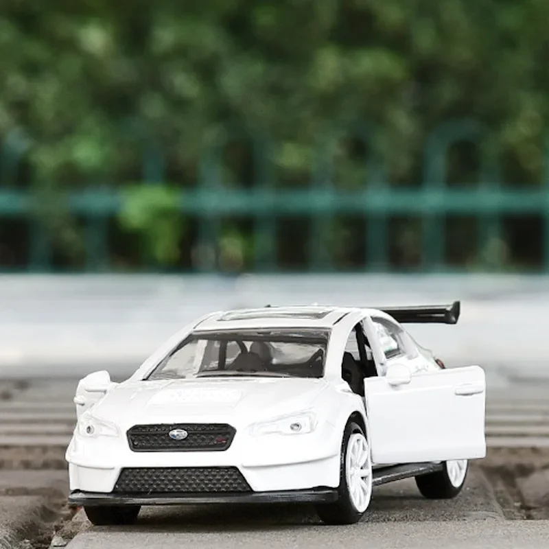 

JADA 1:32 S WRX STI SUBARU модели автомобилей белого цвета из литого сплава
